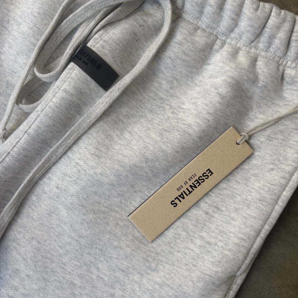 Fear of God Essentials light oatmeal Hoodie & sweatpants - Picture 4 of 8